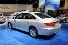 2011HyundaiAzera02.webp