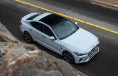 2019-genesis-g70-26.webp