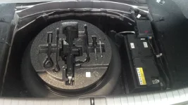 HYUNDAI-2015-GENESIS-SEDAN-tire-kit.webp