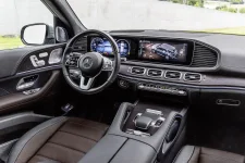 2020-mercedes-benz-gle-interior.webp