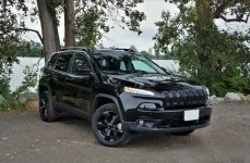 18_jeep_cherokee_high_altitude_v6_4x4_00100.webp