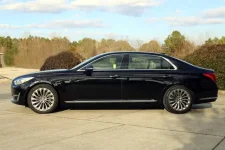 Genesis G90 2.jpg