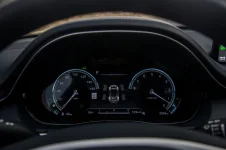 2022-genesis-gv70-instrument-cluster-carbuzz-954078-1600.webp