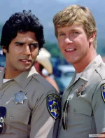 Jon-and-Ponch-chips-20034703-1000-1308.webp