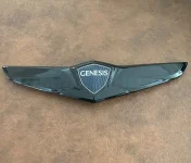 2015-2016-genesis-dh-sedan-black-wing-badges-emblems3.webp