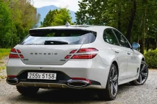genesis g70 shooting brake wagon.webp