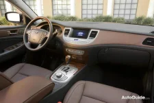 2009+hyundai+genesis+792_2832.webp