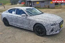 Hyundai-Genesis-G70-spied.webp