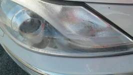 genny_headlight_water.webp