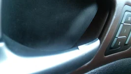 genny_inside_doorhandle.webp