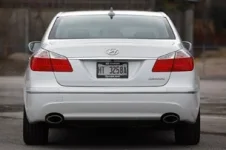 lead4-2011-hyundai-genesis-sedan.webp
