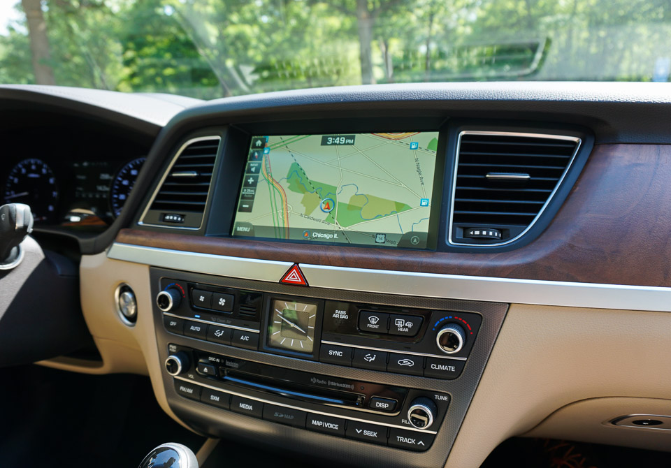 2015_hyundai_genesis_38_awd_20.jpg