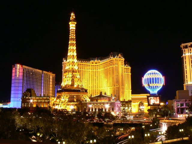 Las_vegas_hotel_paris.JPG