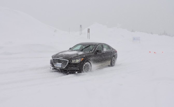 2015-Hyundai-Genesis-AWD-1009.jpg