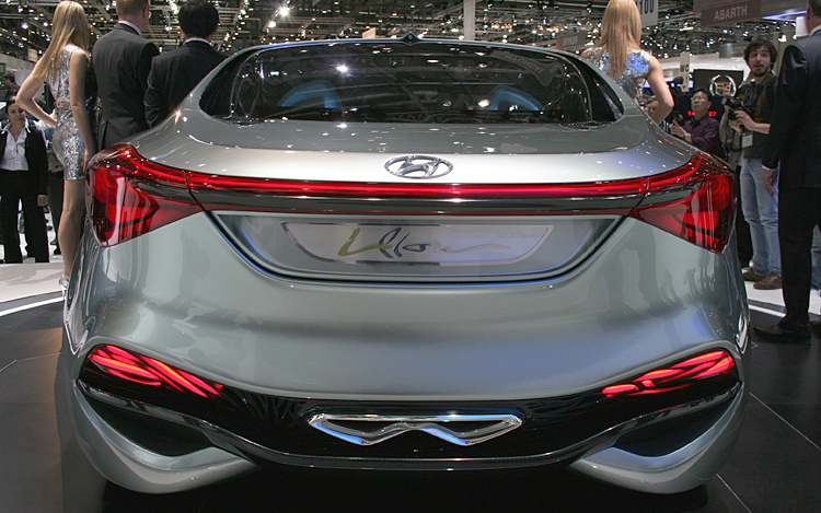 hyundai-i-flow-concept-rear.jpg