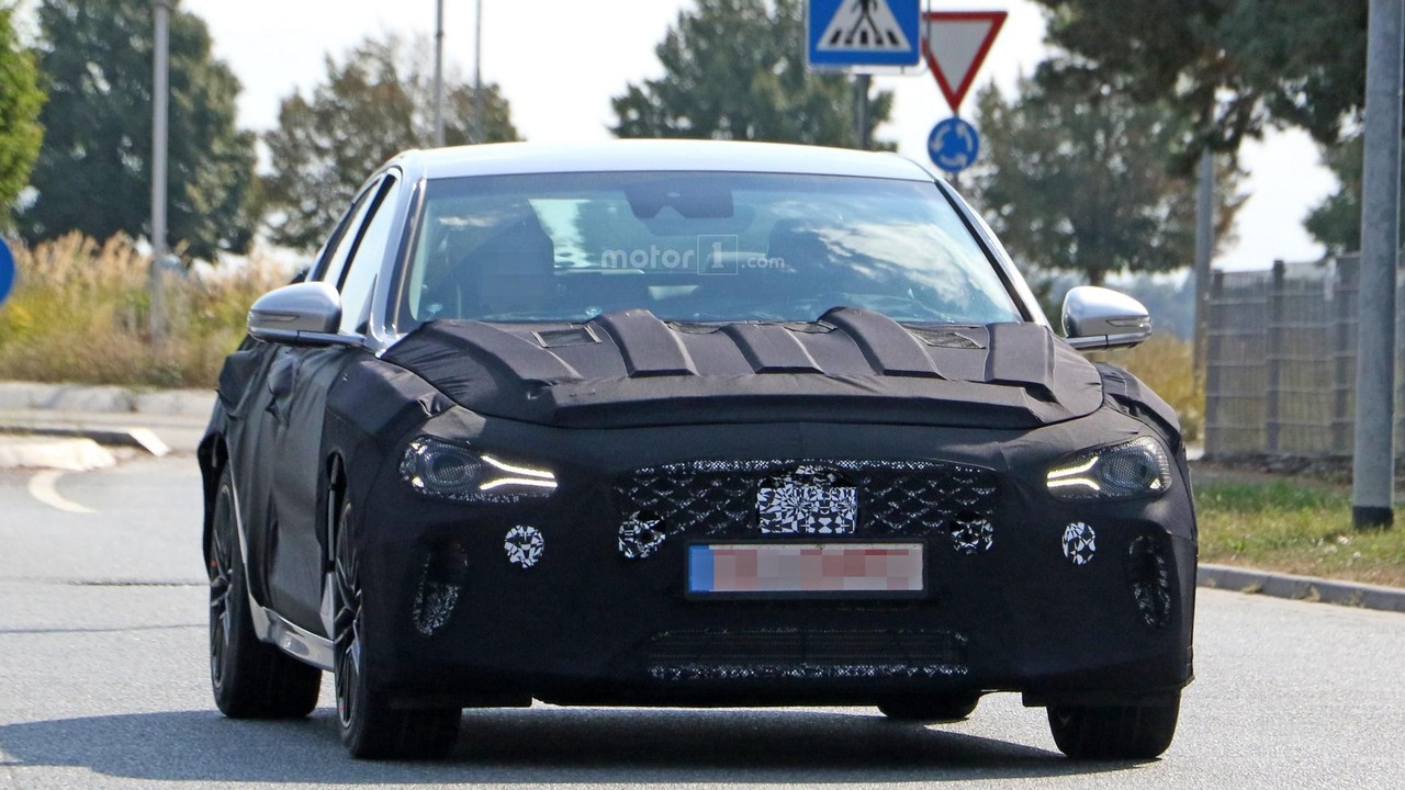 genesis-g70-spy-photo.jpg