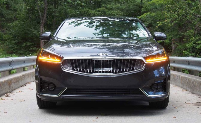 2017-Kia-Cadenza-Front.jpg