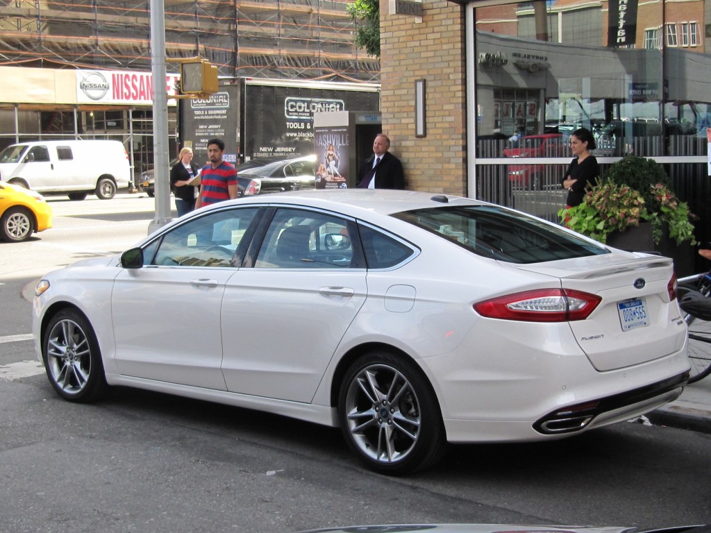2013-ford-fusion_100402805_l.jpg