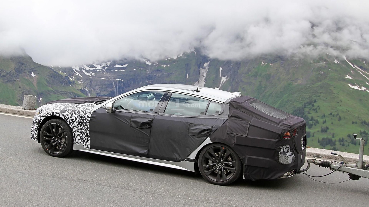 2017-kia-stinger-spy-photo.jpg