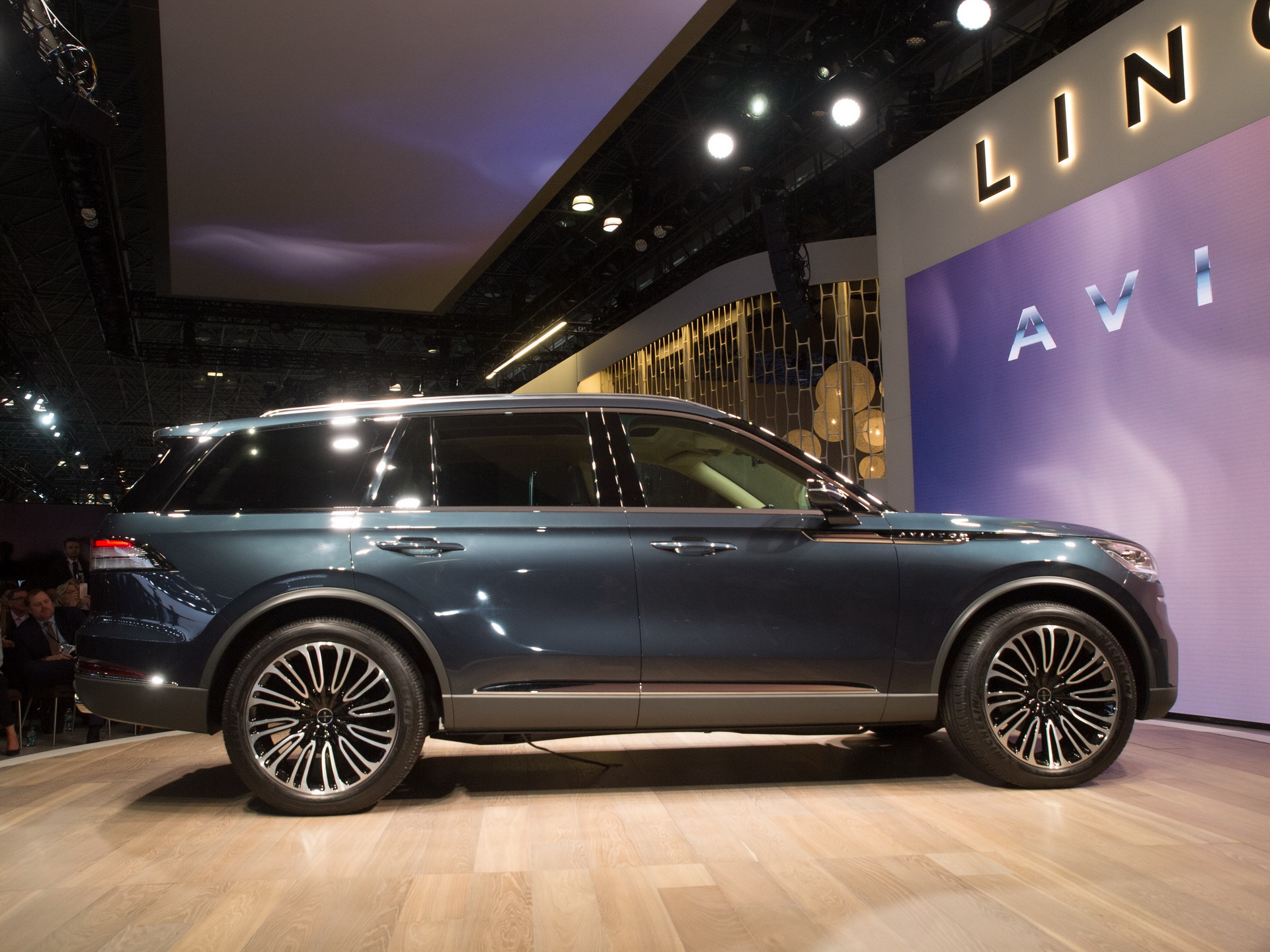 Lincoln-Aviator-1-1.jpg