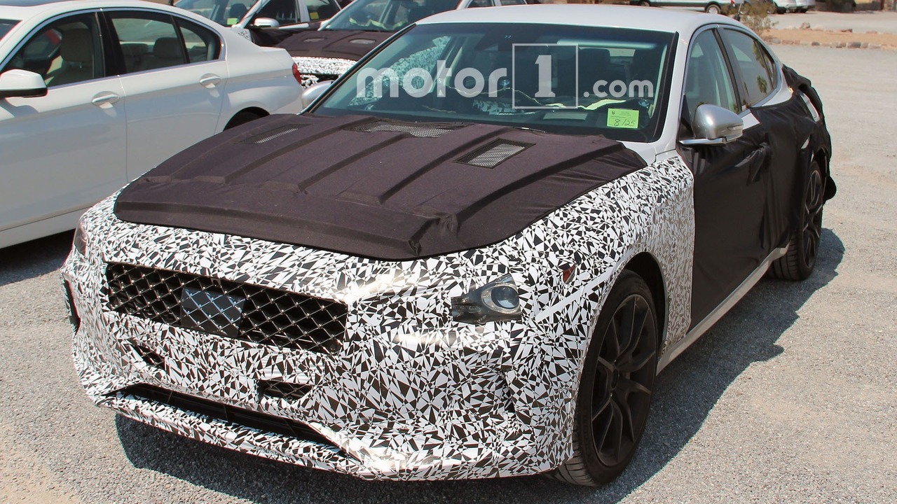 genesis-g70-spy-photos.jpg
